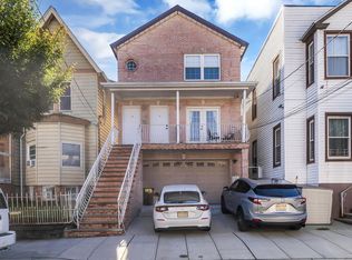113 38th St, Union City, NJ 07087