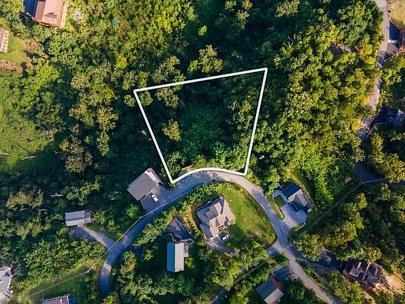 2nd image of 843 Deer Path Ln