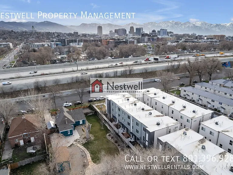359 N 700 W #21 — Photo 17
