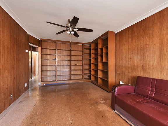 4th image of 1041 Huntington Ave
