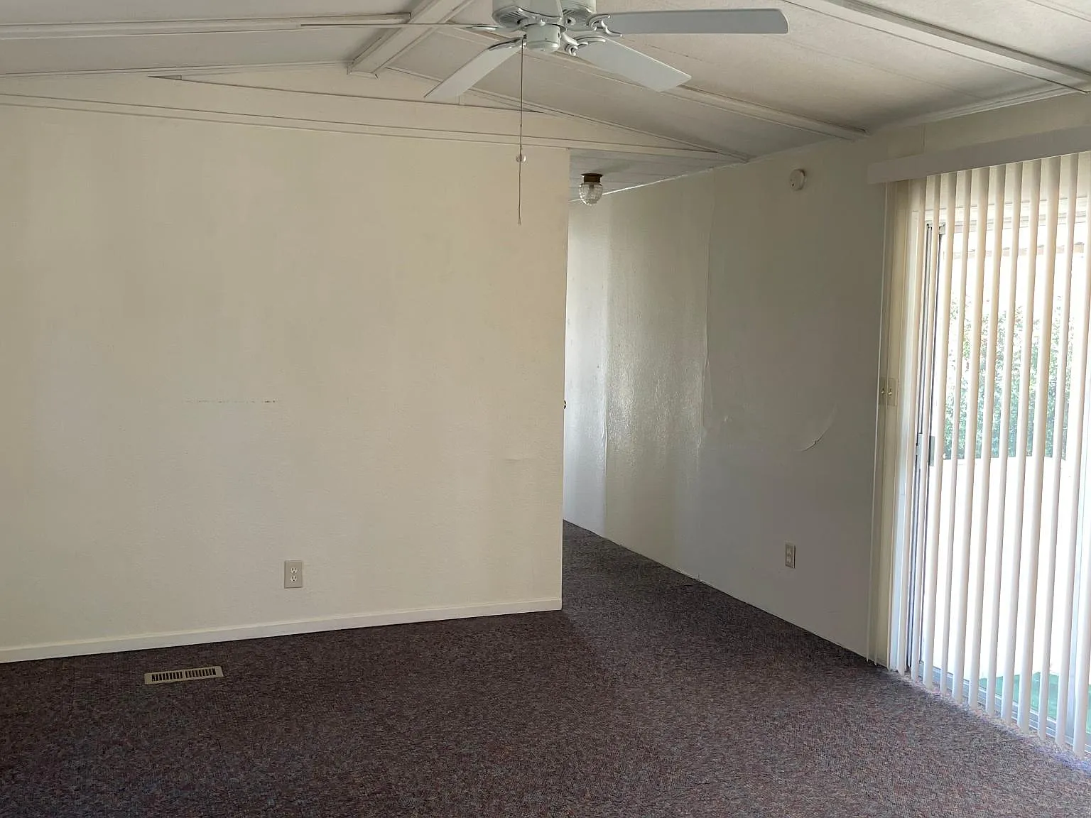 2 bed, 1.5 bath, 924 sqft, $1,800 — Photo 2