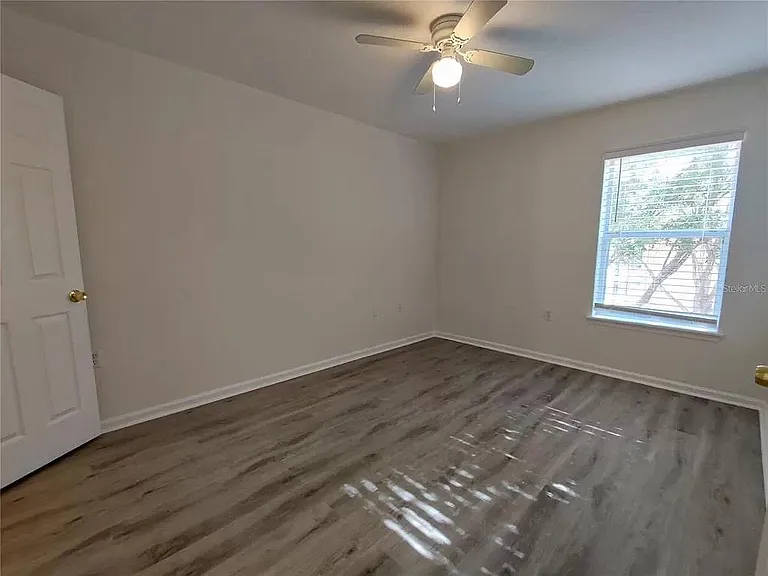 16302 Parkstone Palms Ct — Photo 29