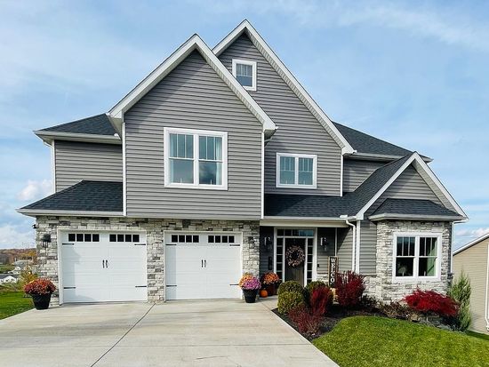 708 Slaton Ln, Morgantown, WV 26508