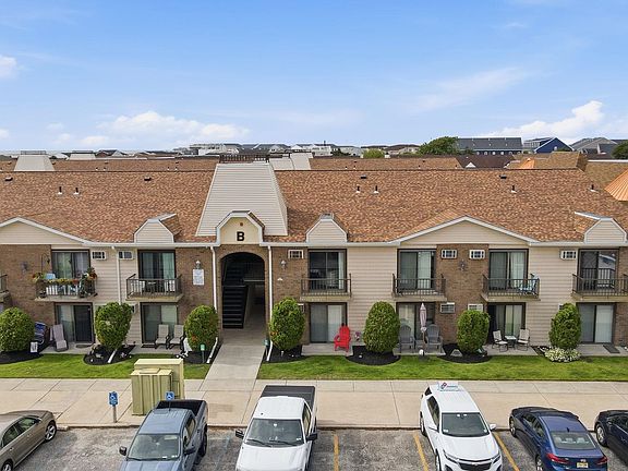 4th image of 725 Allen Dr #134B