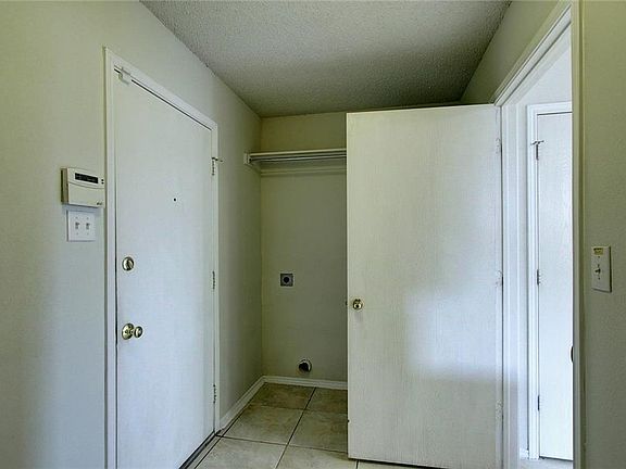 5th image of 6019 Flintshire Ct