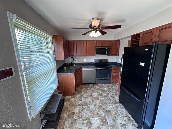 2nd image of 133 Bourbon Ct