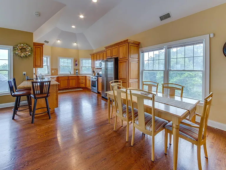 104 Bryan Rd — Photo 13