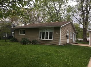 16 Ridgefield Rd, Montgomery, IL 60538