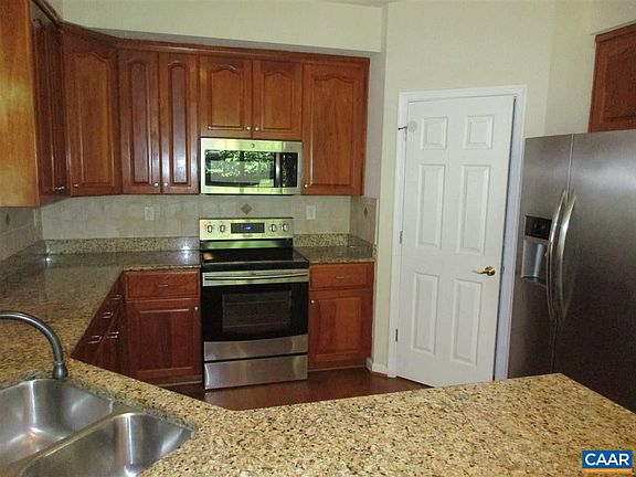 5th image of 3419 Turnberry Cir