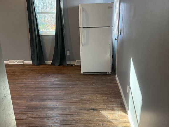 5th image of 11711 Mayfield Rd