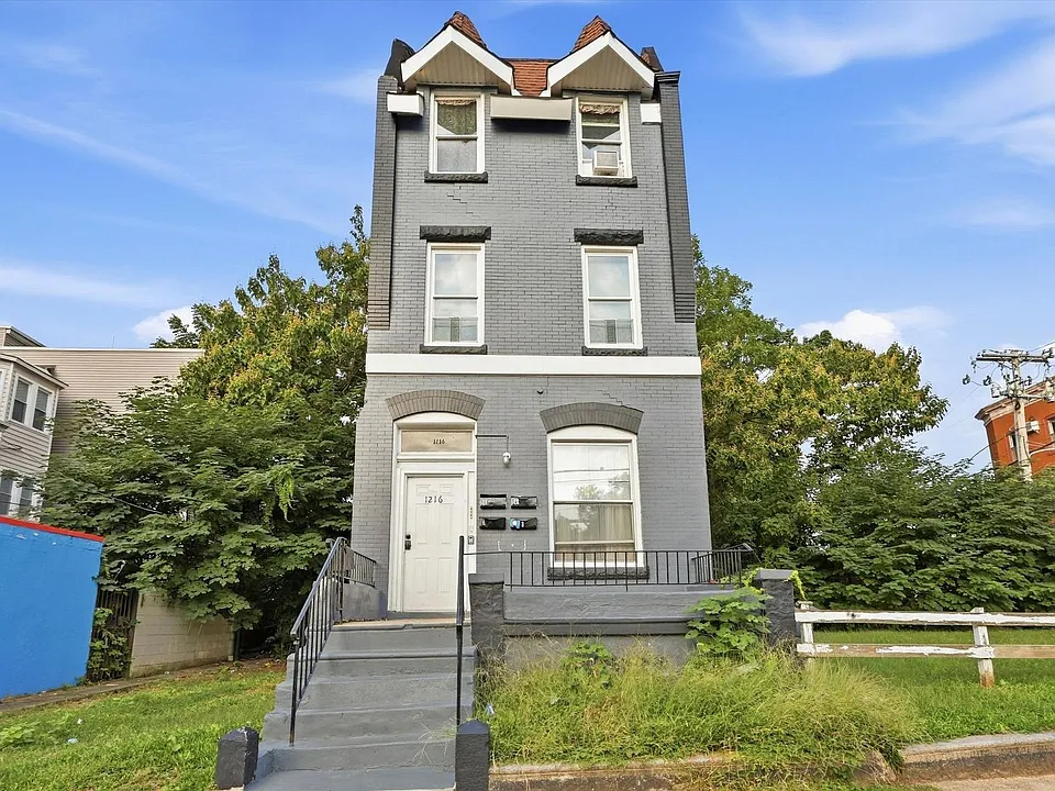 1216 N 41st St