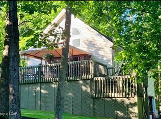 202 Trapper Springs Cir, Drums, PA 18222