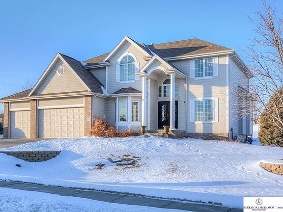 2nd image of 4102 Birchwood Dr