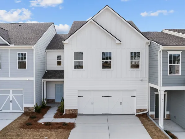 42 Umber Ln, Newnan, GA 30265