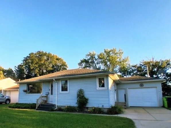 215 E Lincoln AVENUE, Hartford, WI 53027