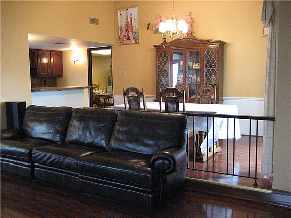 4th image of 2945 Winterberry Dr
