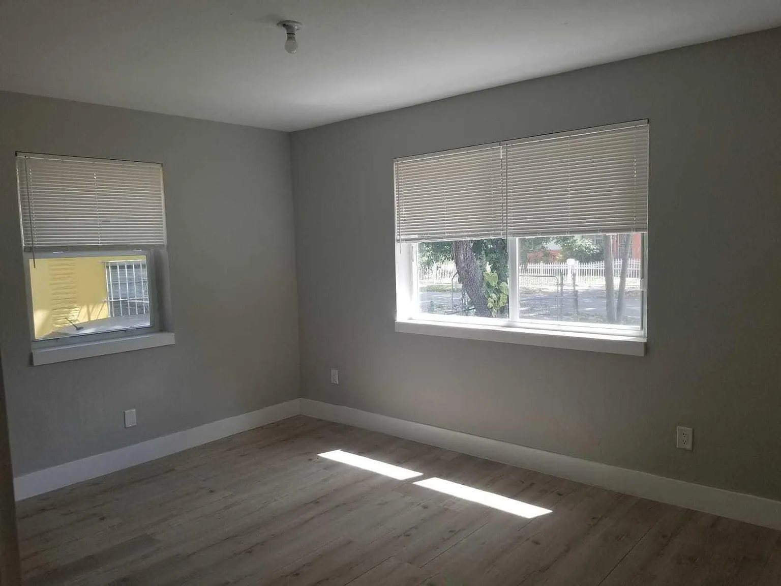 2 bed, 1.0 bath, 950 sqft, $2,400 — Photo 3
