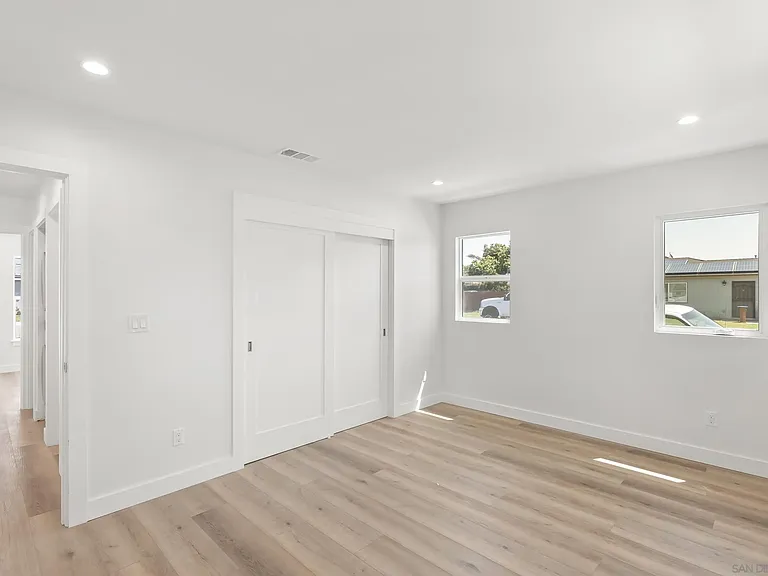 291 Ebony Ave — Photo 19