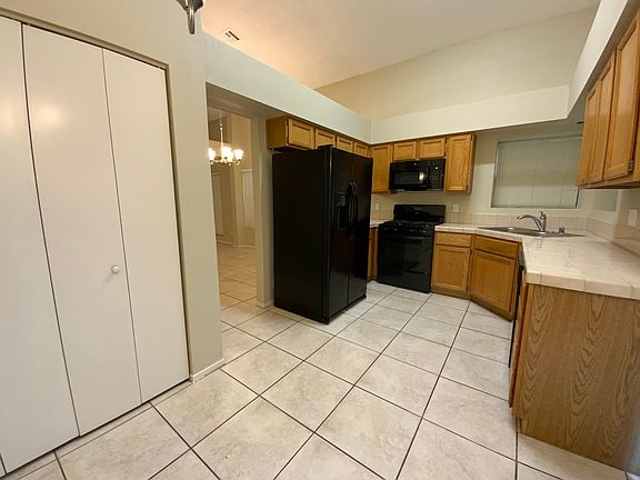 5th image of 4808 Maryvale Dr
