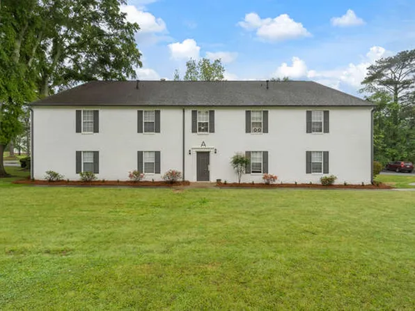 Governor's Court Apartments