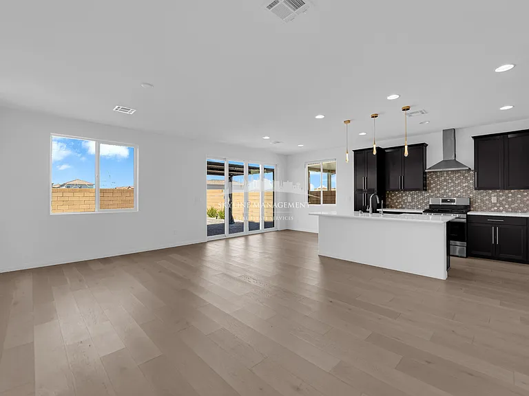 4066 Painted Lady Ave — Photo 4