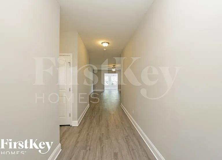 4960 Long Grove Dr — Photo 13