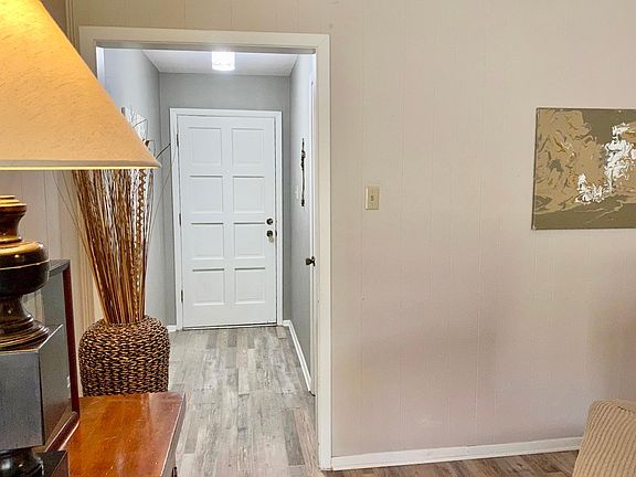 4th image of 2241 Shady Brook Dr
