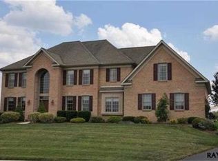 2670 Mayfair Ln, York, PA 17408