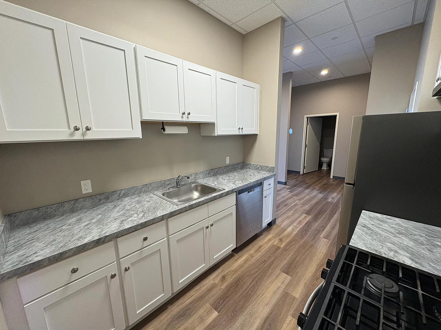 1 bed, 750 sqft, $1,600 — Photo 4