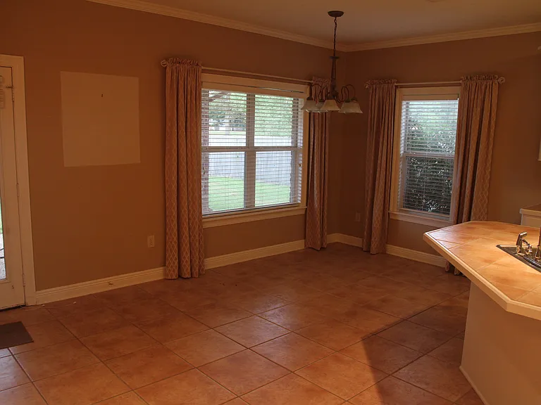 106 Prewitt Cir — Photo 11