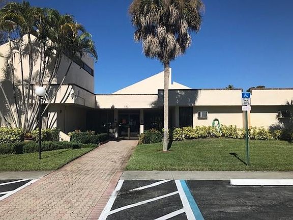 4th image of 2551 E Aragon Boulevard #109