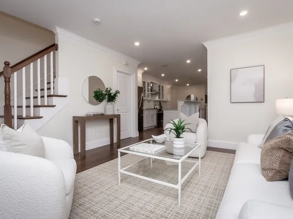20 Sherman St #20, Needham Heights, MA 02494