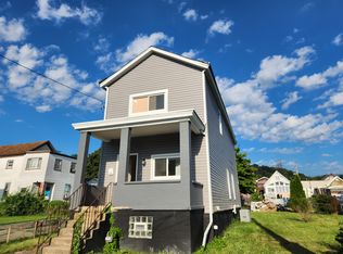 1130 Valley St, Mc Kees Rocks, PA 15136