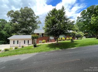 110 Sunset Dr, Mount Holly, NC 28120