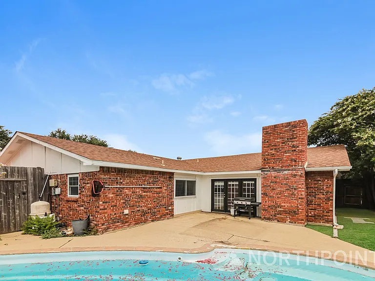 3464 Livingston Ln — Photo 15