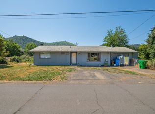 1382 4th Ave, Gold Hill, OR 97525