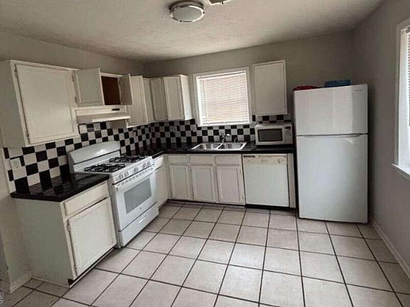 5th image of 2174 Scarbrough Rd