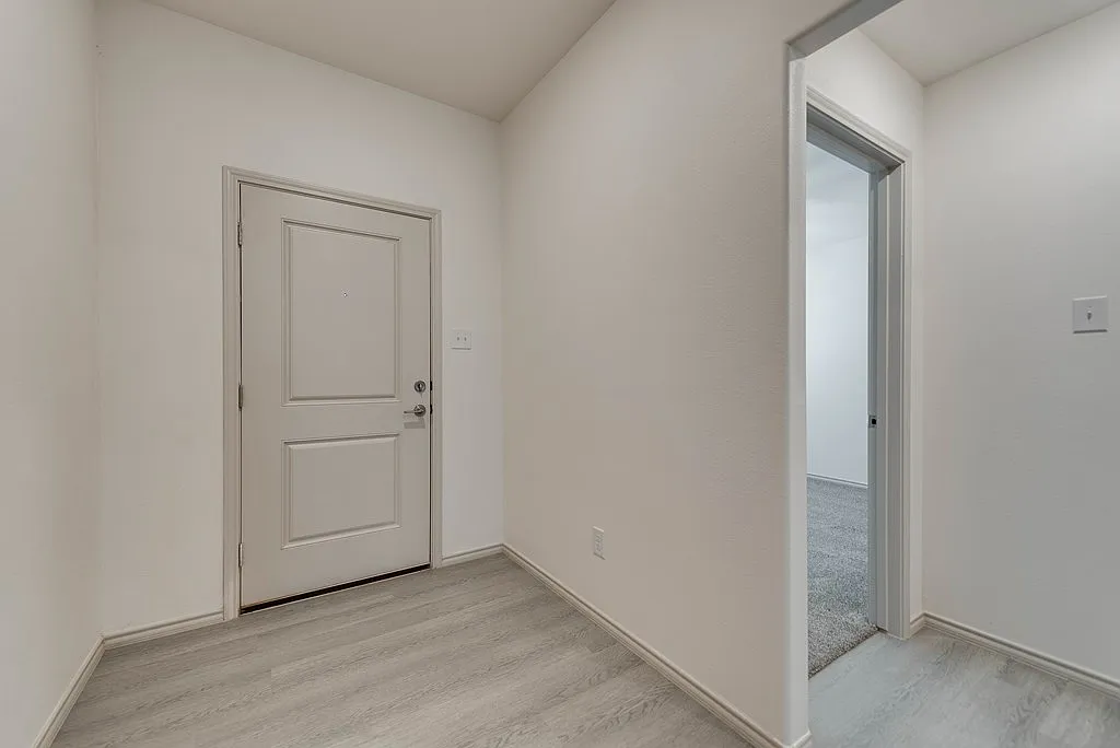 3 bed, 2.0 bath, 1500 sqft, $2,550 — Photo 2