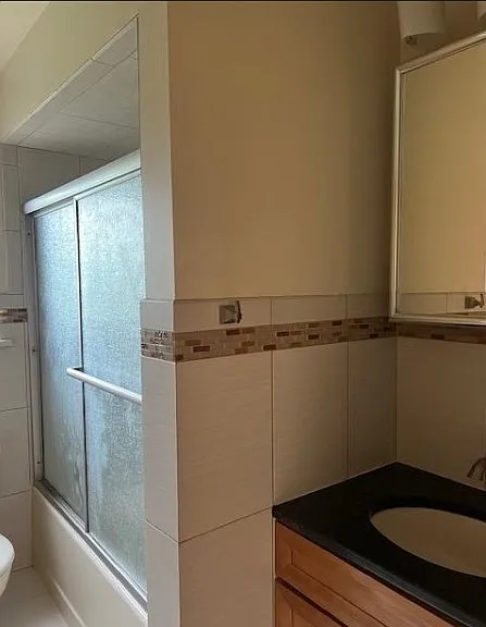 2 bed, 900 sqft, $2,200 — Photo 2