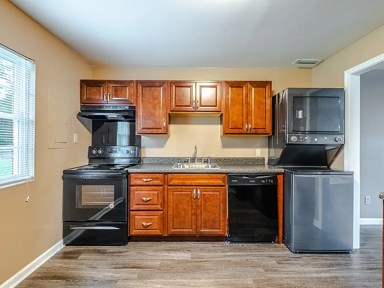 Wingate Townhouse Apartments — Photo 8