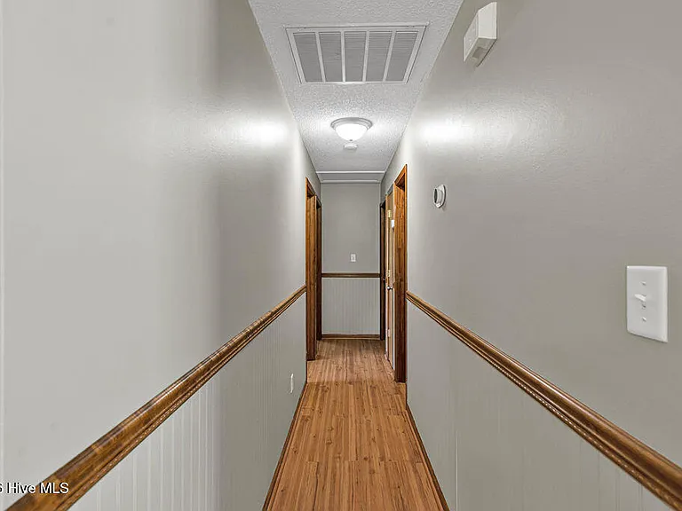 304 Gaston Ct — Photo 14