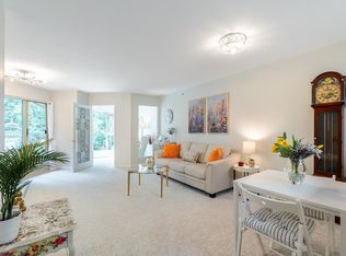 3658 Banff Ct #405, North Vancouver, BC V7H2Z9