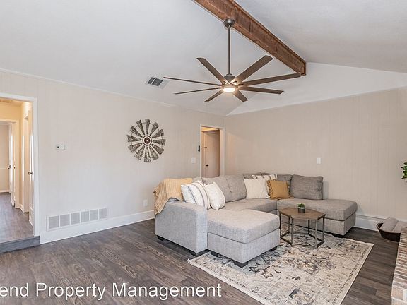 2nd image of 340 Gloria St #5436714