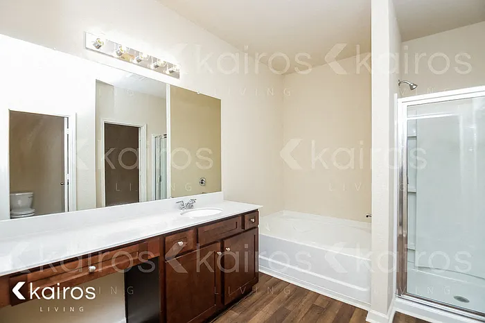 10757 Bent Brook Dr — Photo 12