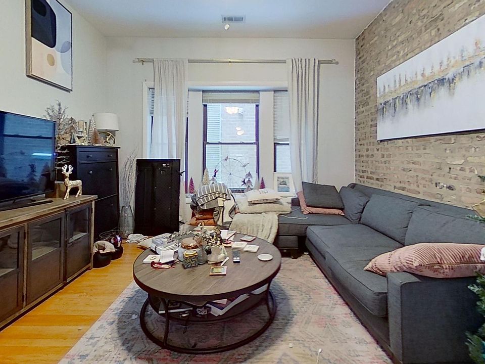 1st image of 704 W Barry Ave APT 1B