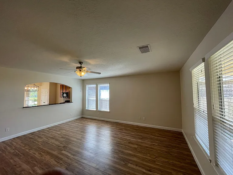 2313 Cantabria Ln — Photo 6