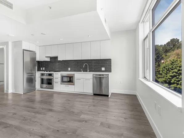 3451 Sawmill Cres #614, Vancouver, BC V5S 0E3