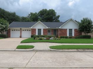 650 Ridgewood Dr, Port Neches, TX 77651