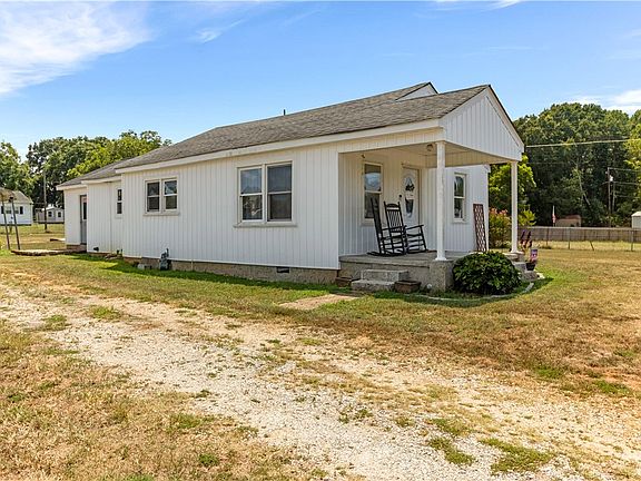 3rd image of 3031 Standridge Rd