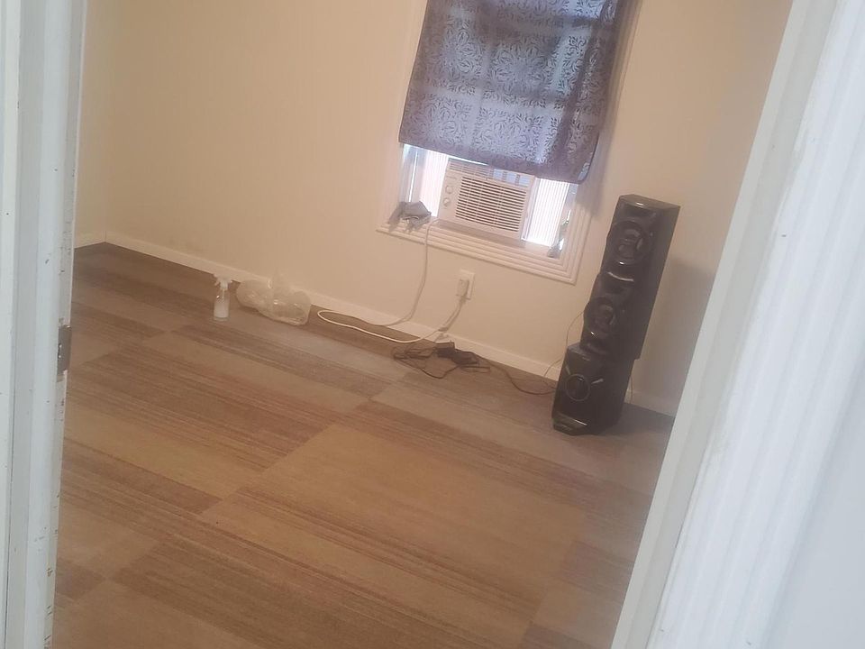 2nd image of 704 River St